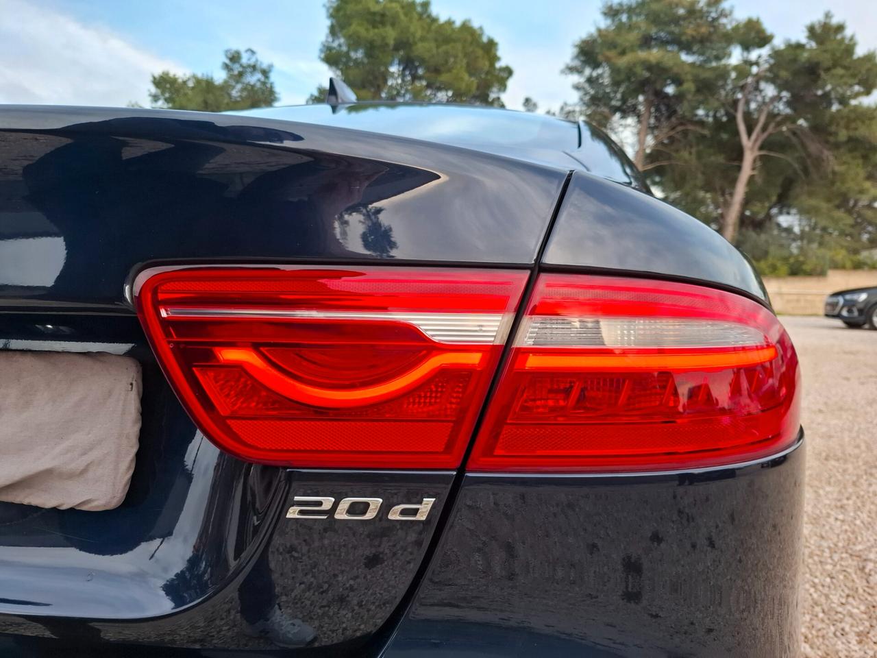 Jaguar XE 2.0 D 180cv *SOLO 23.000 KM*