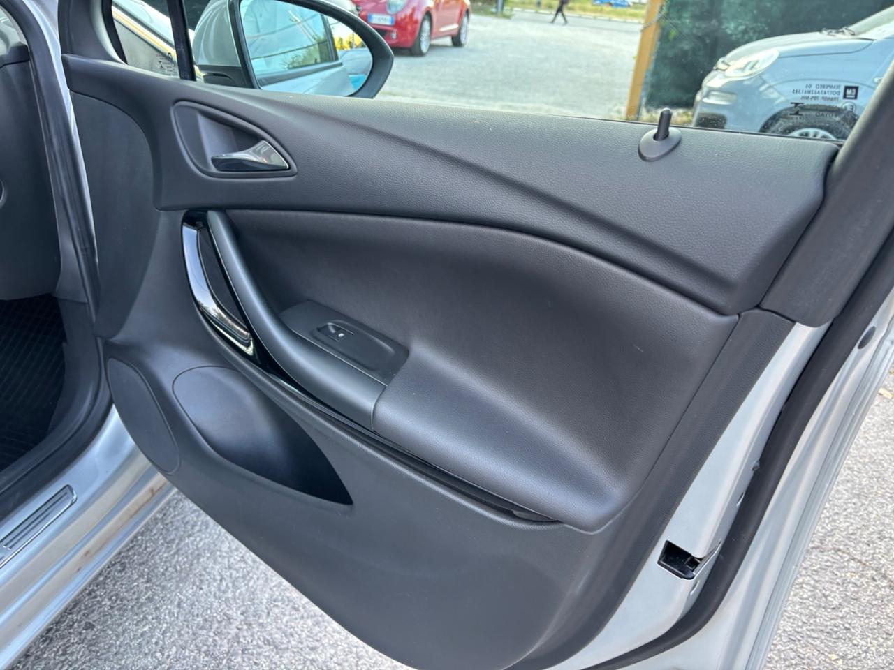 Opel Astra 1.6 CDTi 110CV 5 porte Innovation OK NEOPATENTATI