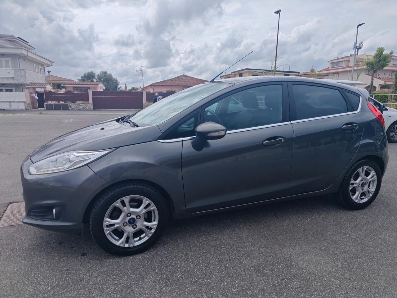 Ford Fiesta 1.5 TDCi 75CV 5 porte Titanium
