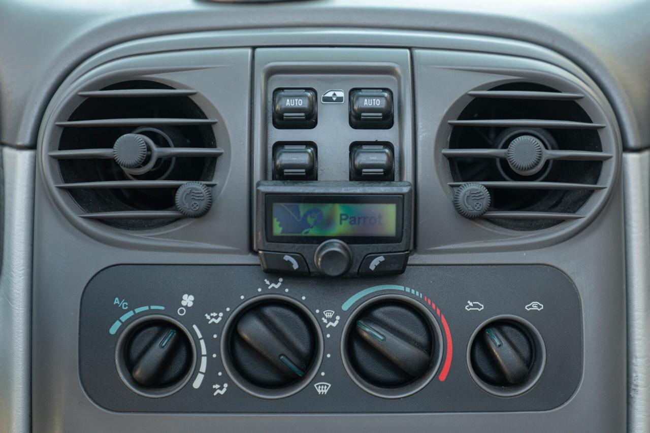 Chrysler PT Cruiser LIMITED 2.4 L CABRIOLET - CHR00001