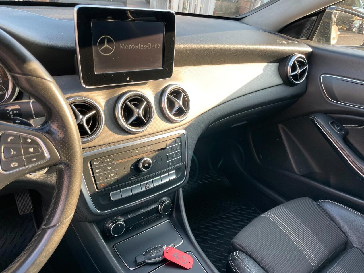 Mercedes-benz CLA 200 d Premium