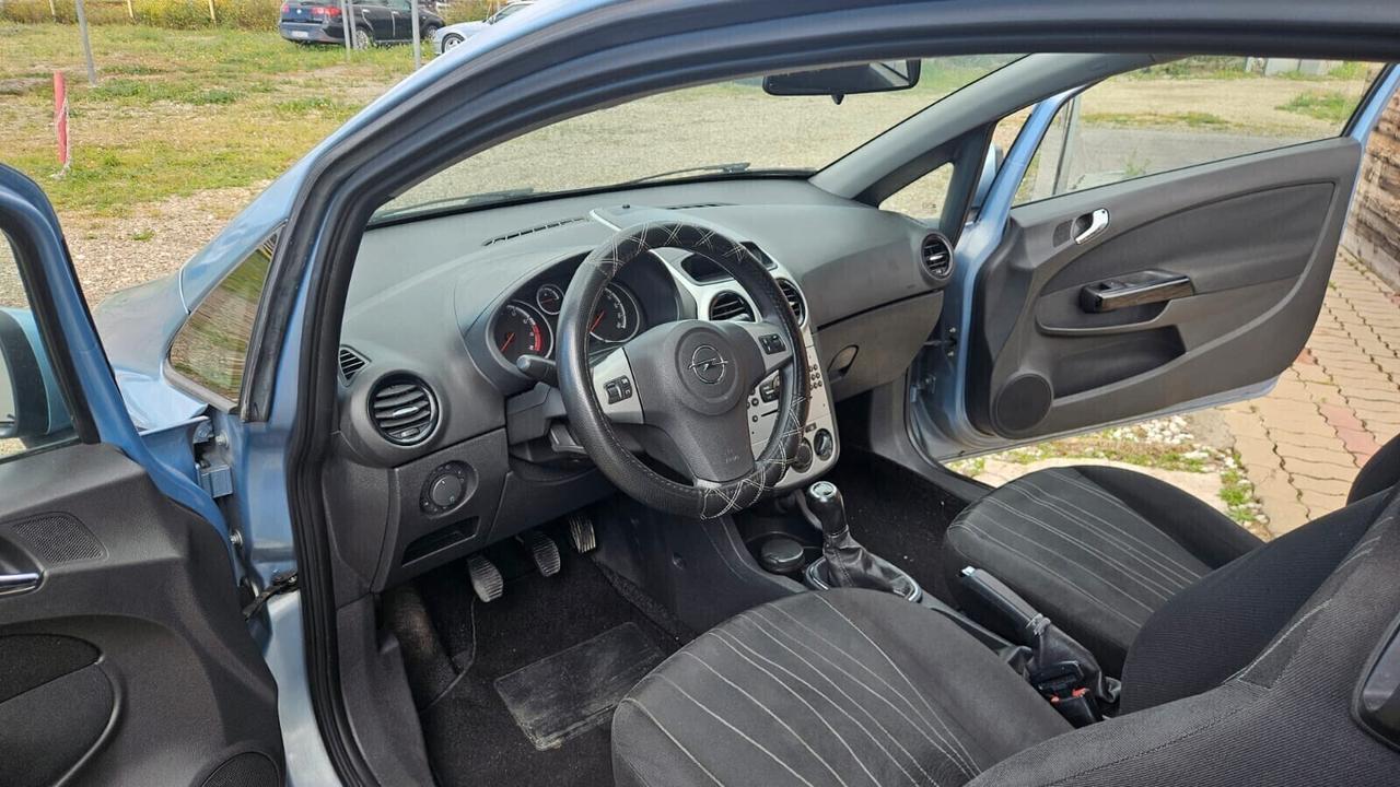 Opel Corsa 1.2 3 porte Sport