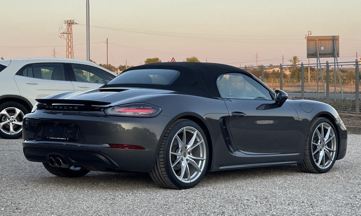 PORSCHE 718 Boxster