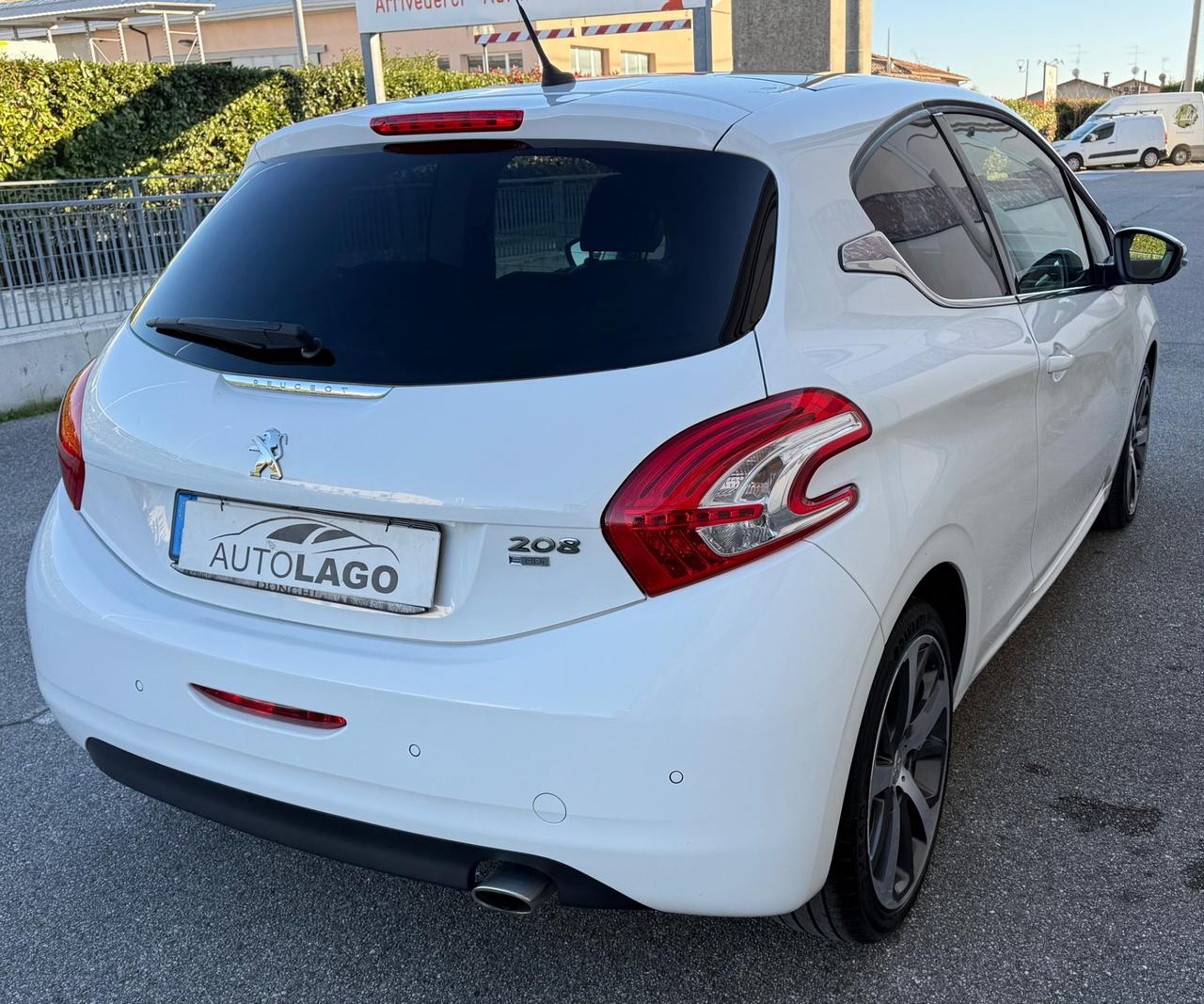 Peugeot 208 1.6 e-HDi 92 CV Stop&Start 3 porte Allure
