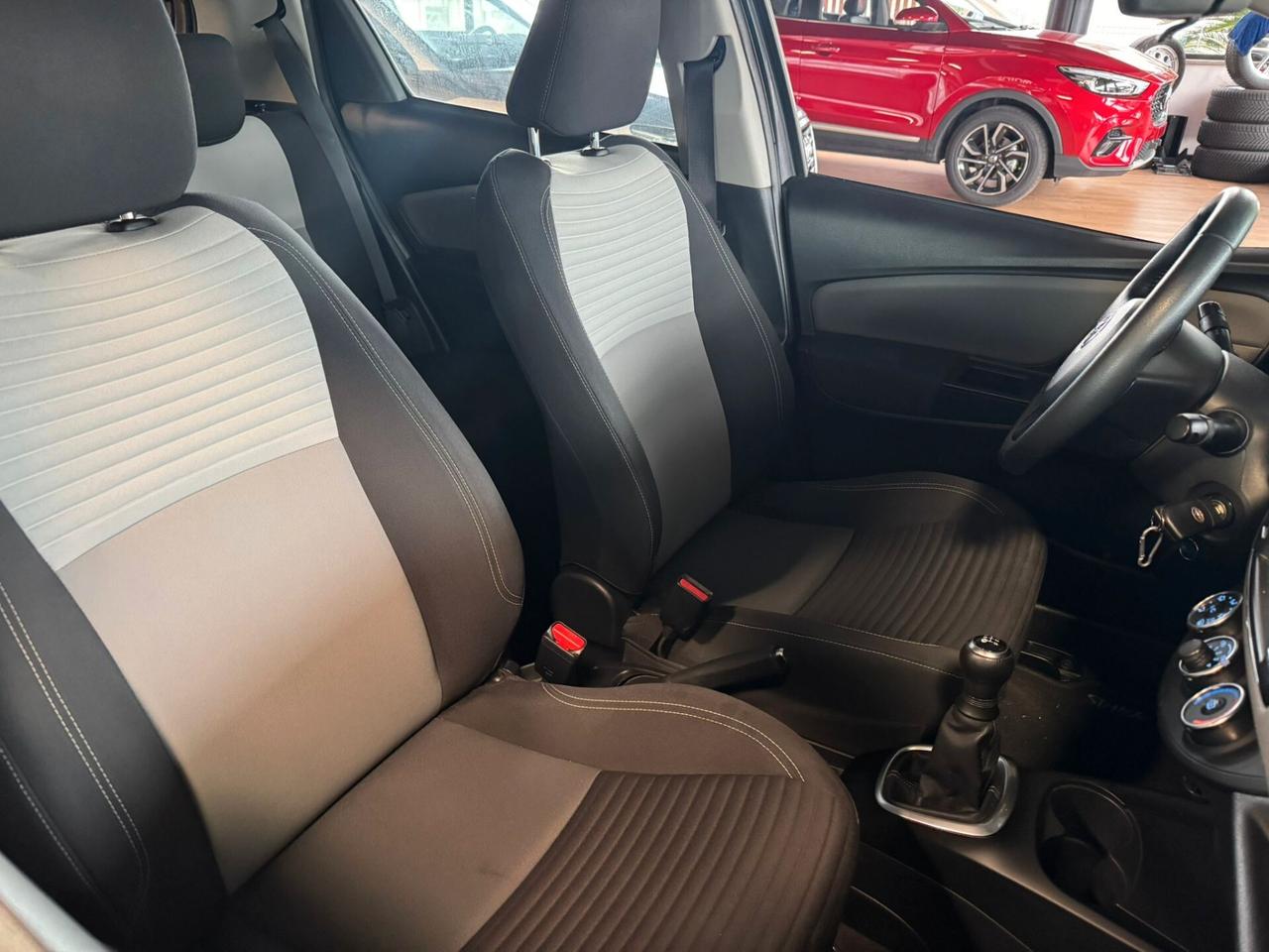 Toyota Yaris 1.0 5p NEOPATENTATI MANUALE-GARANZIA