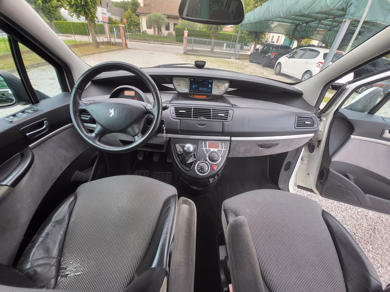Peugeot 807 2.2 HDi 170CV