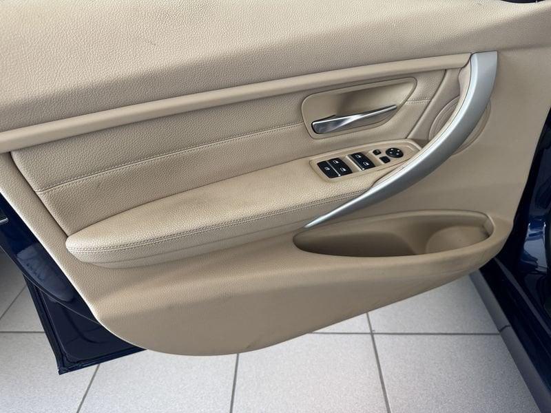 BMW Serie 3 Touring 320d xDrive Business Advantage