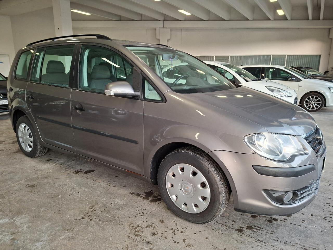 Volkswagen Touran 1.6 Conceptline