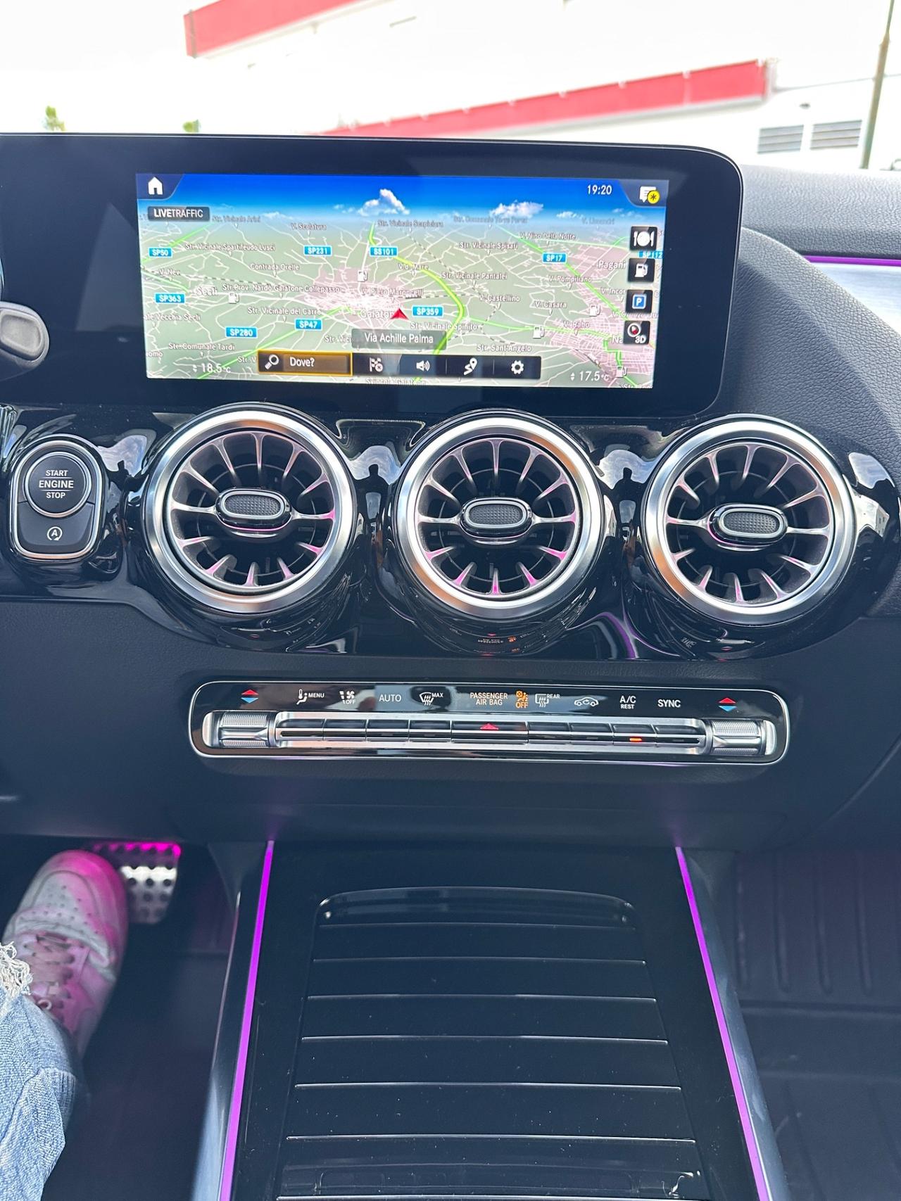 Mercedes-benz GLA 200 AMG PLUS-2022 MULTIBEAM/AMBIENT/19"