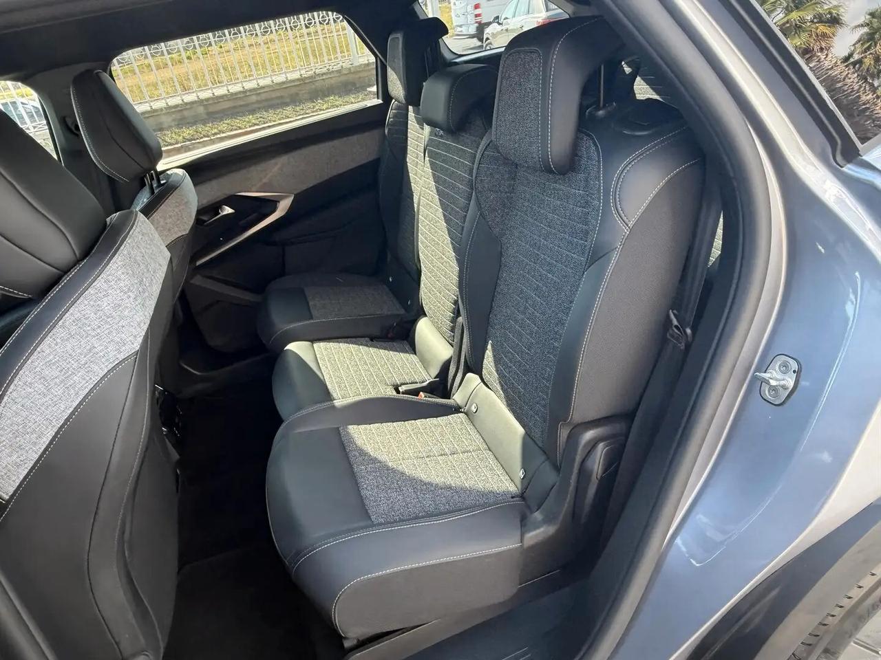 Peugeot 5008 Hybrid 145 e-DCS6 Allure