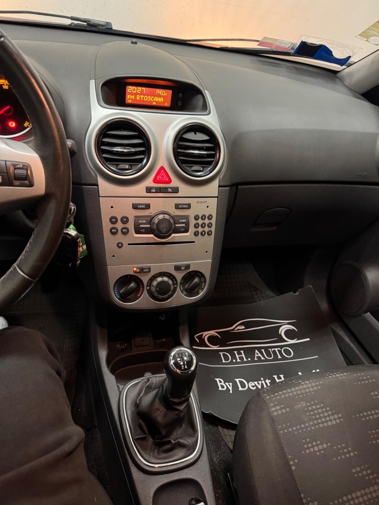 Opel Corsa 1.2 5 porte Cosmo