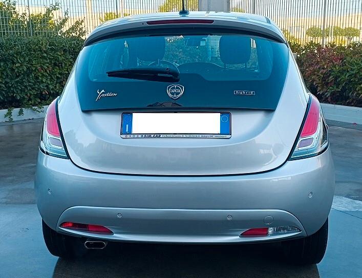 Lancia Ypsilon 1.0 FireFly 5 porte S&S Hybrid Ecochic Gold