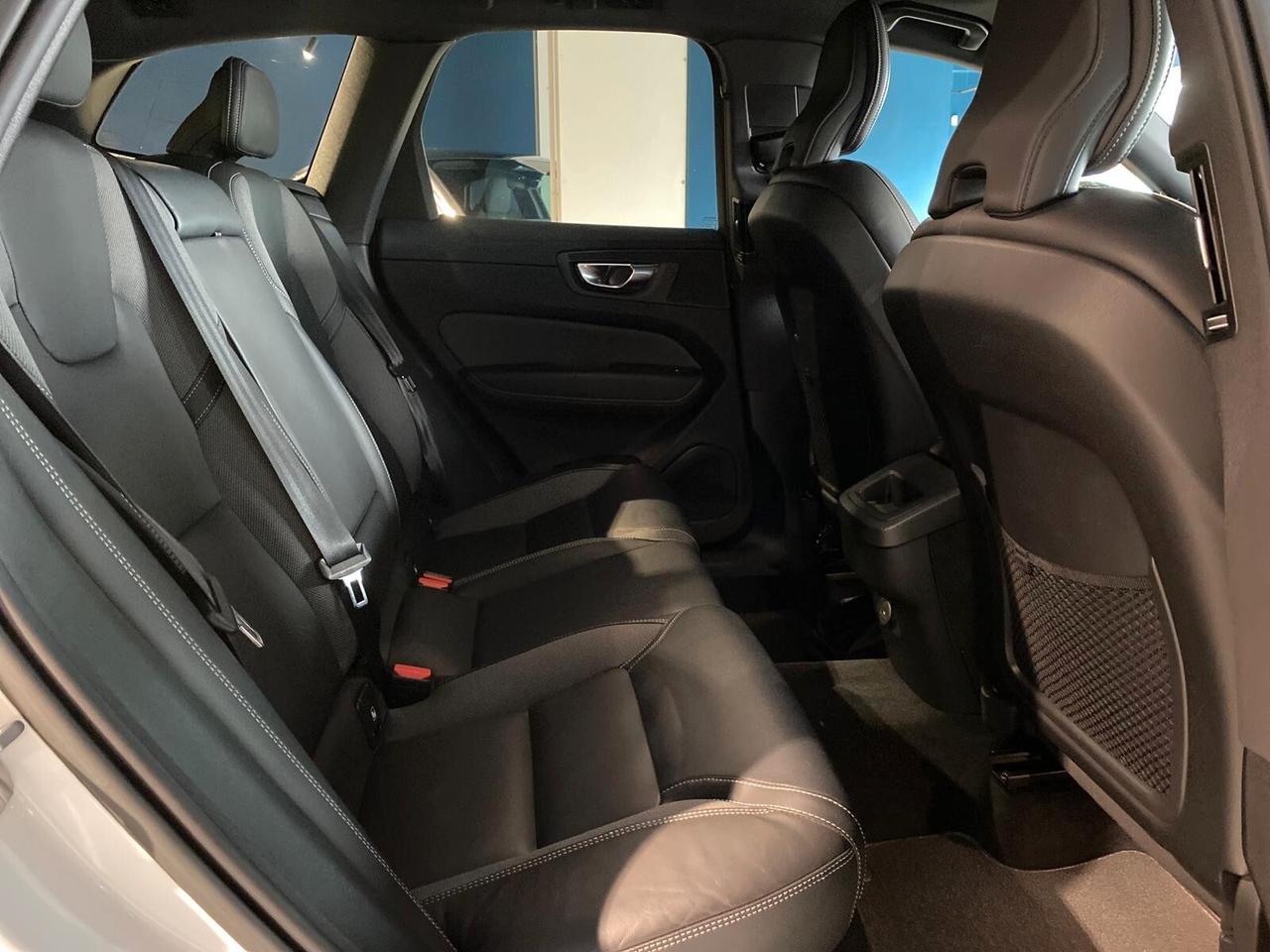 Volvo XC 60 XC60 B4 (d) AWD automatico Plus Dark