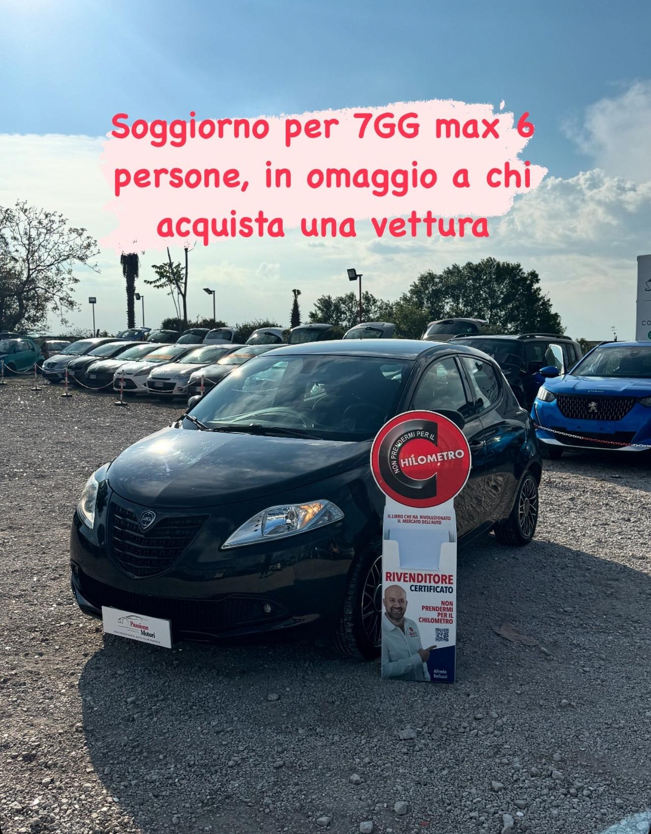 Lancia Ypsilon 1.2 69 CV 5 porte GPL Momo design