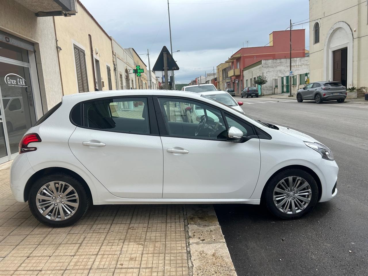 Peugeot 208 BlueHDi 75 5 porte Allure