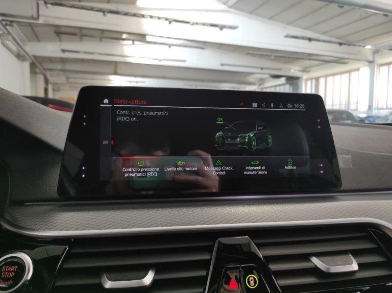 BMW Serie 5(G30/31/F90) - 520d xDrive Touring Msport