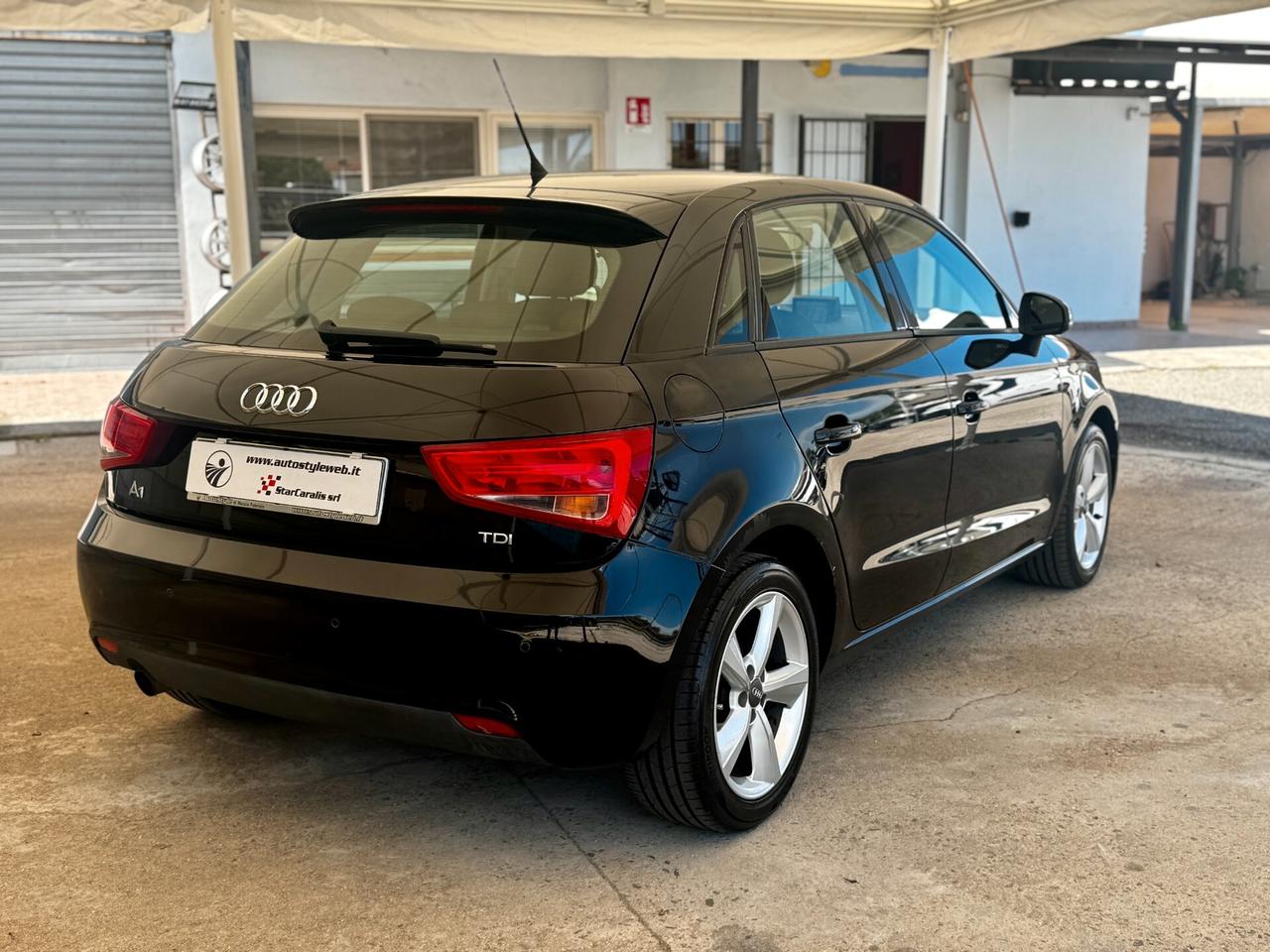 Audi A1 1.6 TDI Attraction 90 cv - 2012