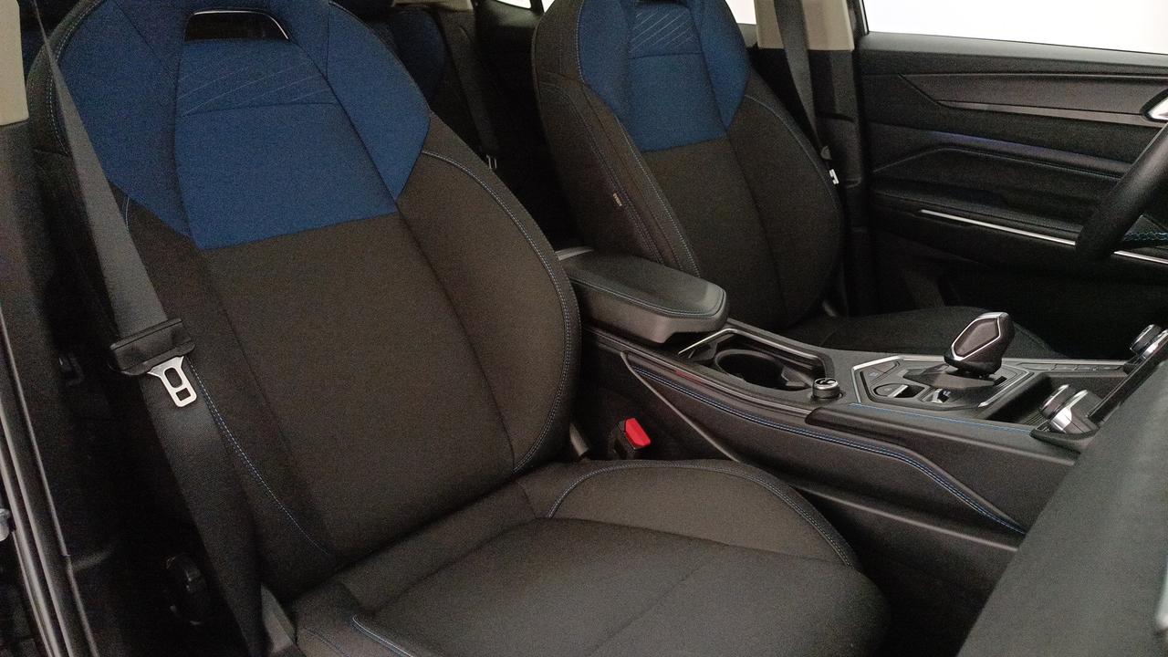LYNK & CO 01 1.5 td phev auto