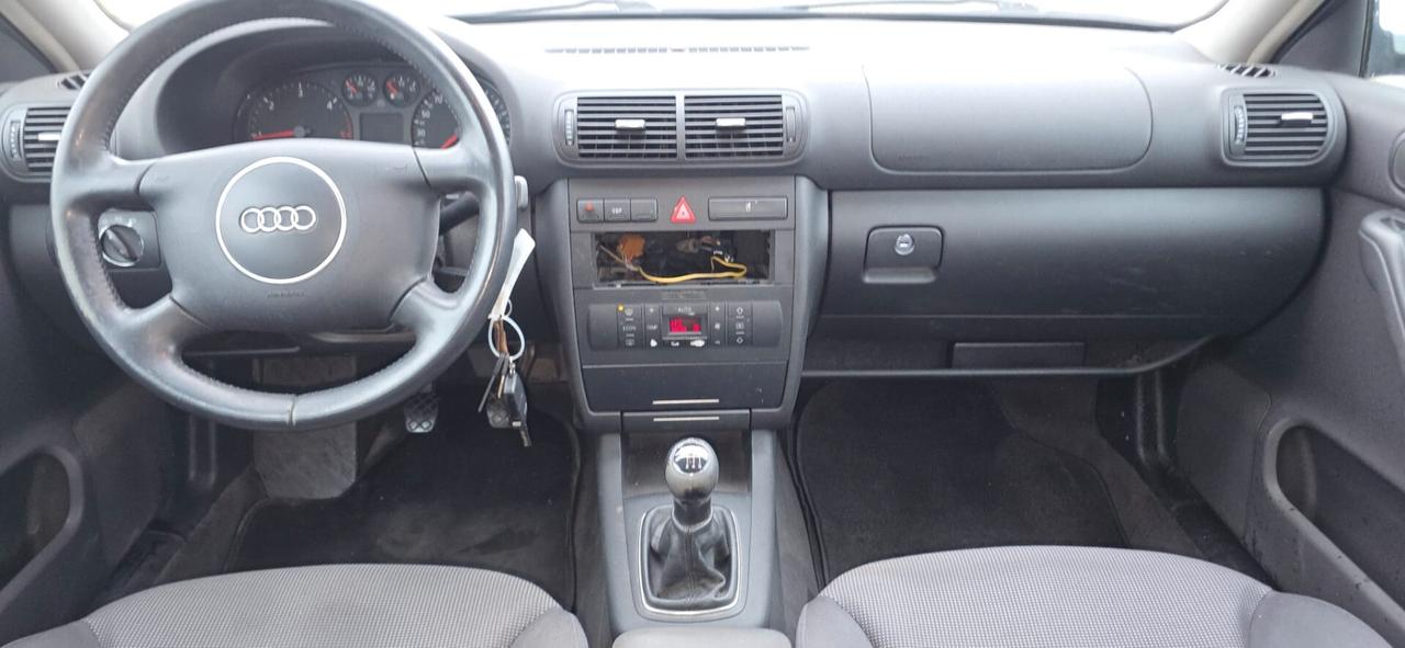 Audi A3 1.9 TDI/130 CV cat 5p. Ambiente neopatentati