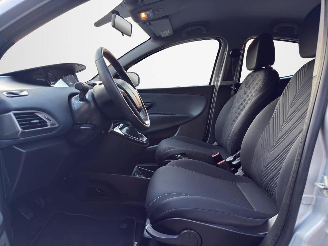 Lancia Ypsilon III 1.0 firefly hybrid Silver s&s 70cv