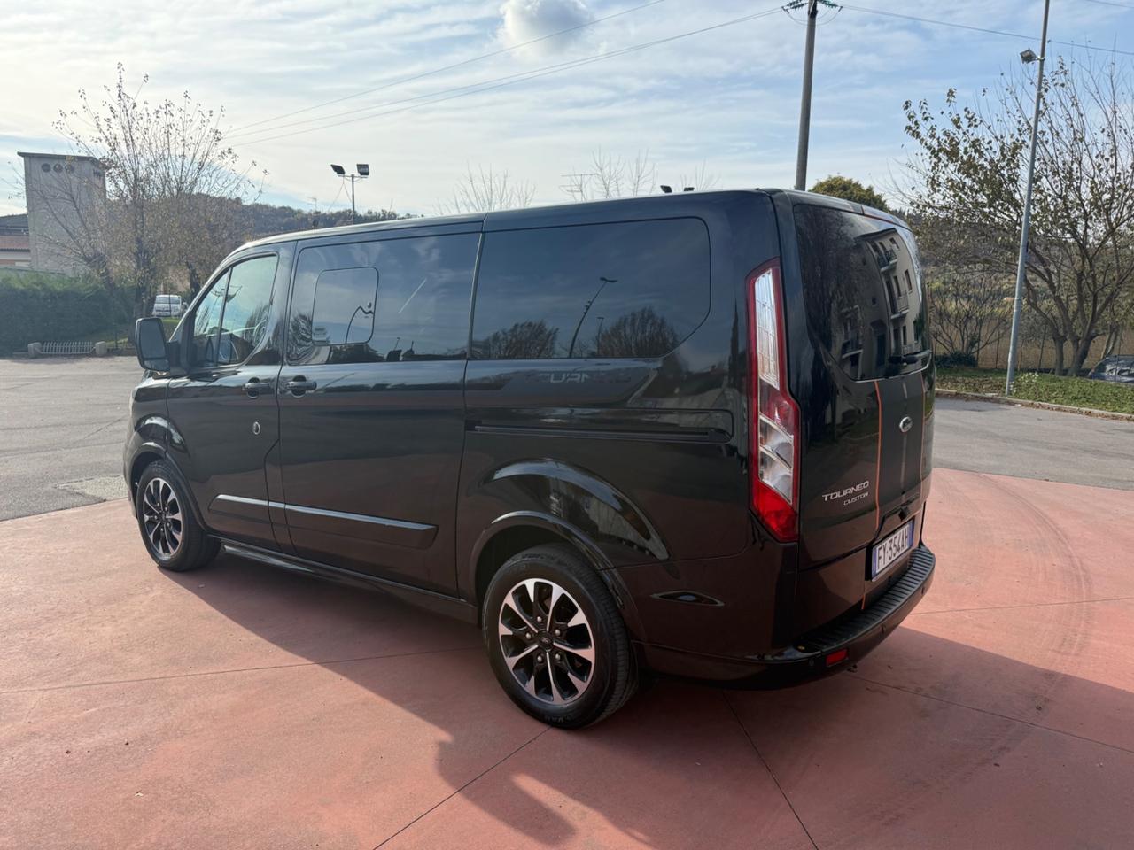 Ford Tourneo Custom 320 2.0 TDCi 185CV PC Sport