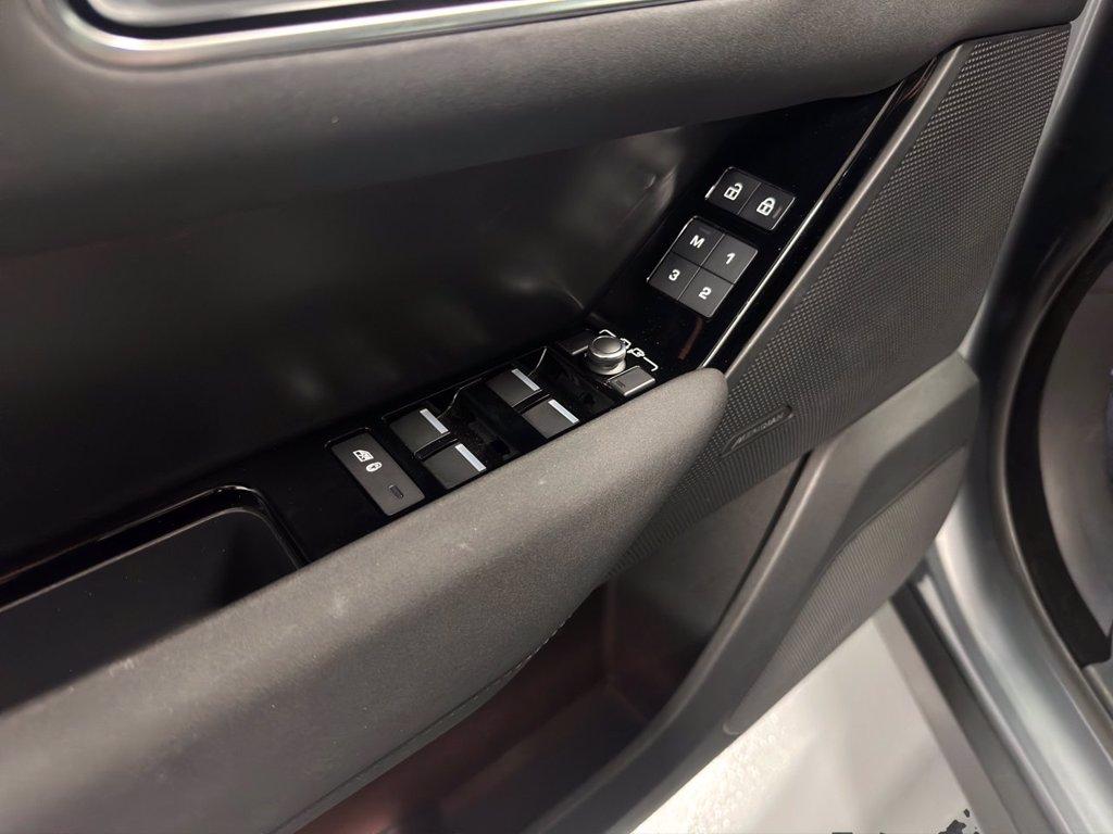 LAND ROVER Range rover velar 2.0d i4 mhev r-dynamic se 4wd 204cv auto del 2023