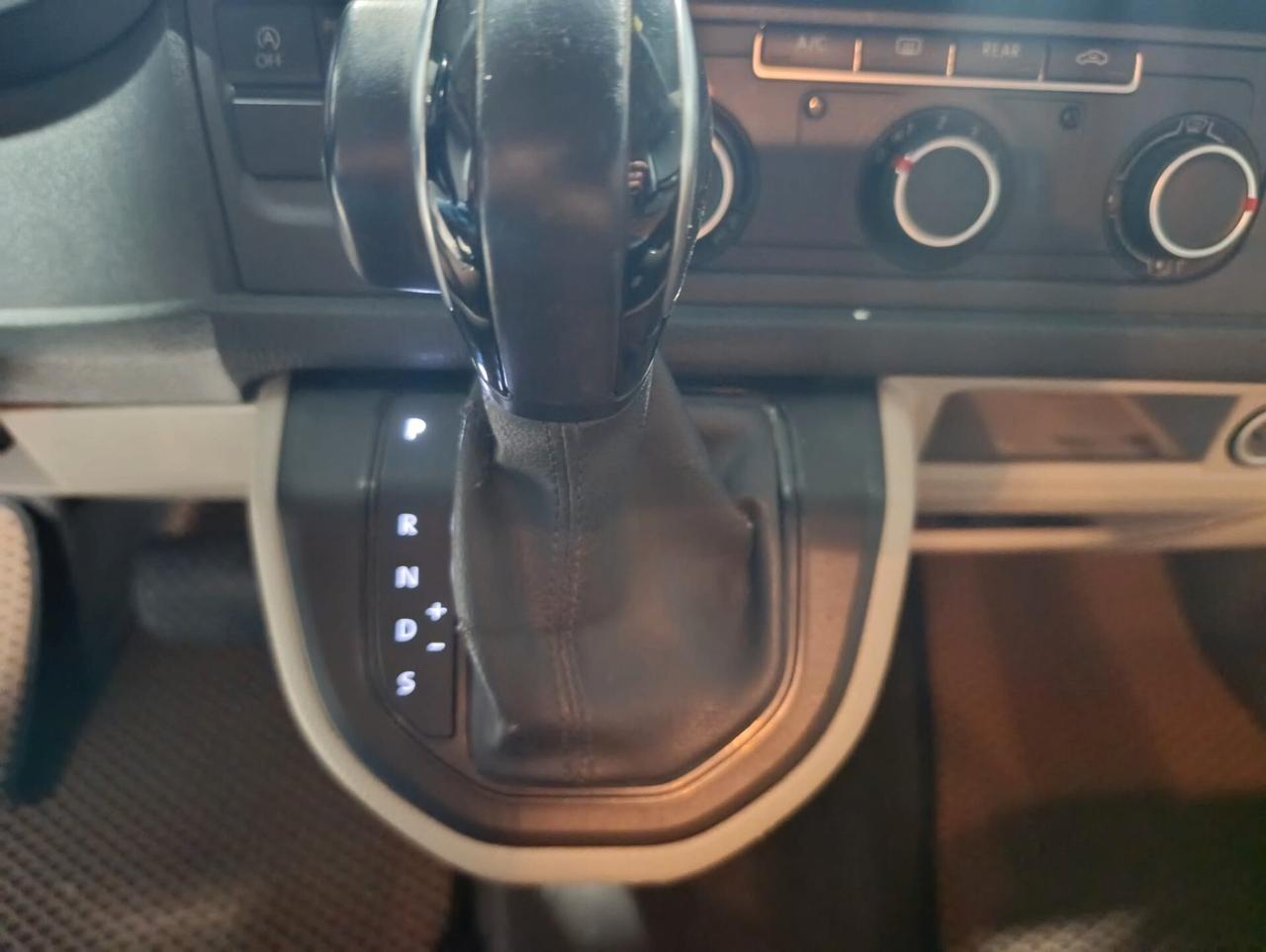 Volkswagen Caravelle DEL 2019 - DSG EURO 6 B GANCIO TRAINO -
