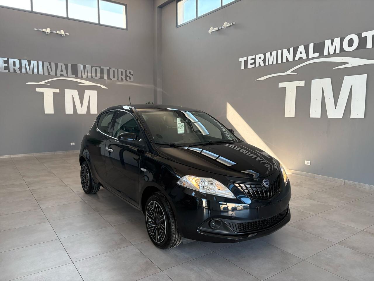 Lancia Ypsilon 1.0 FireFly 5 porte S&S Hybrid Oro