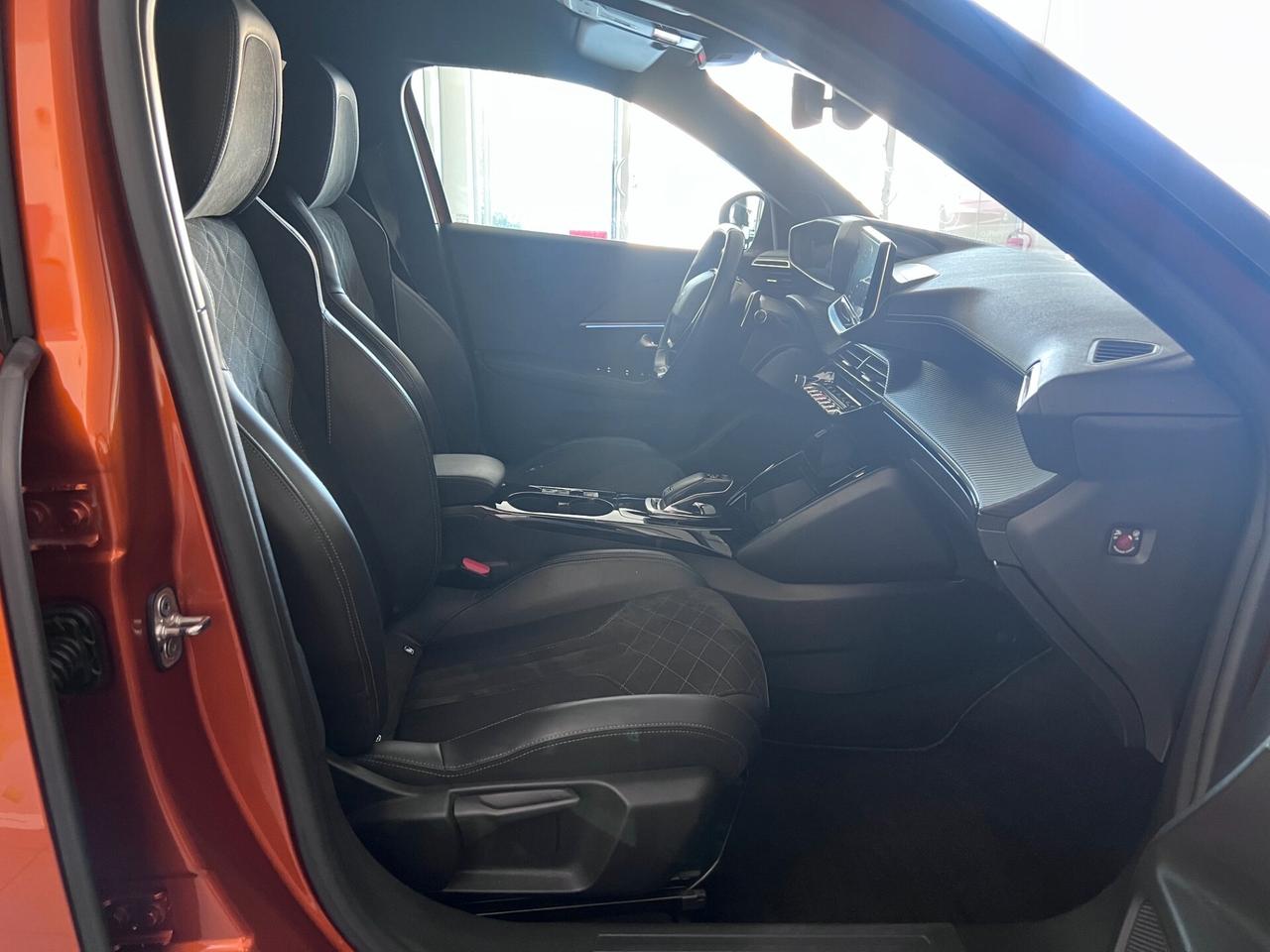 Peugeot 2008 1.5 bluehdi 130cv GT Pack EAT8 AUTOMLED/CAMERA.. PERFETTA!
