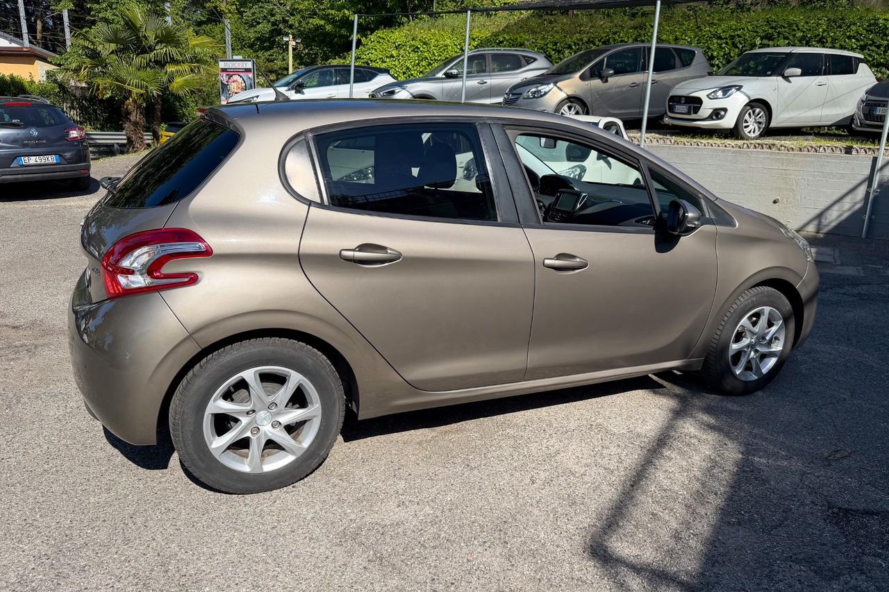 Peugeot 208 1.2 benzina MOTORE NUOVO