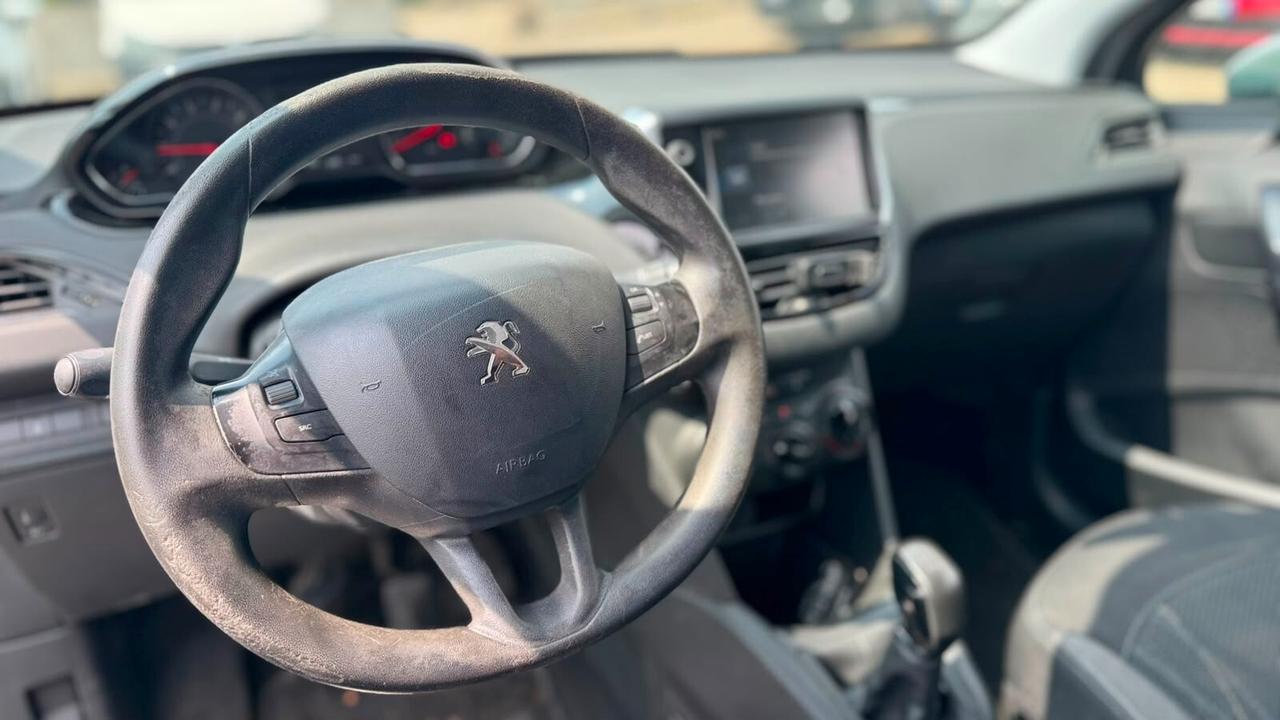 Peugeot 208 1.0 benzina 2015 neop.