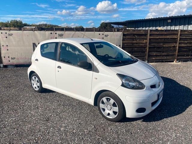 Toyota Aygo 1.0 12V VVT-i 5 porte Sol Connect