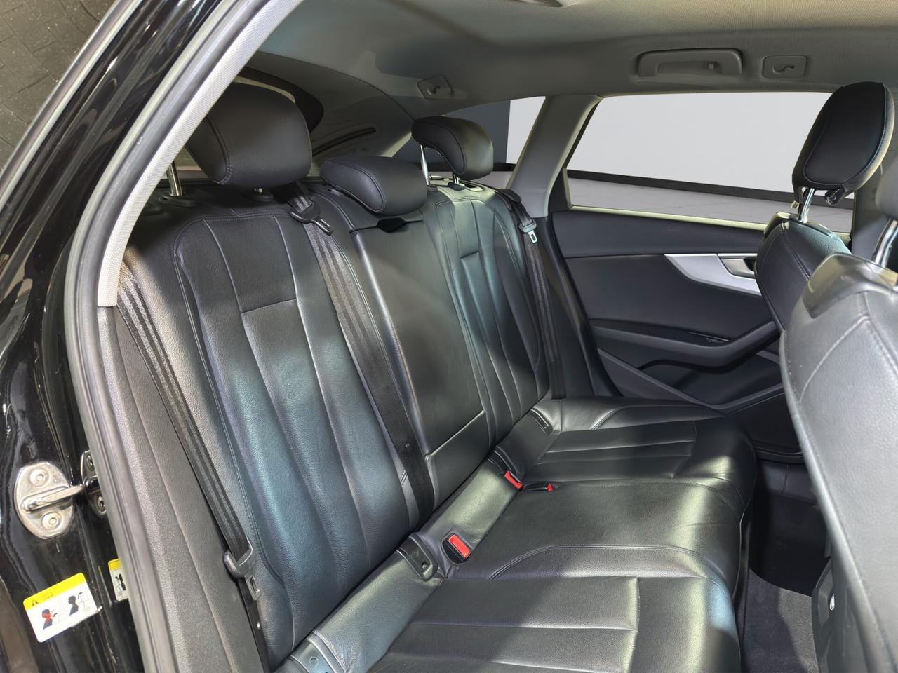 Audi A4 Avant 30 TDI S tronic Business