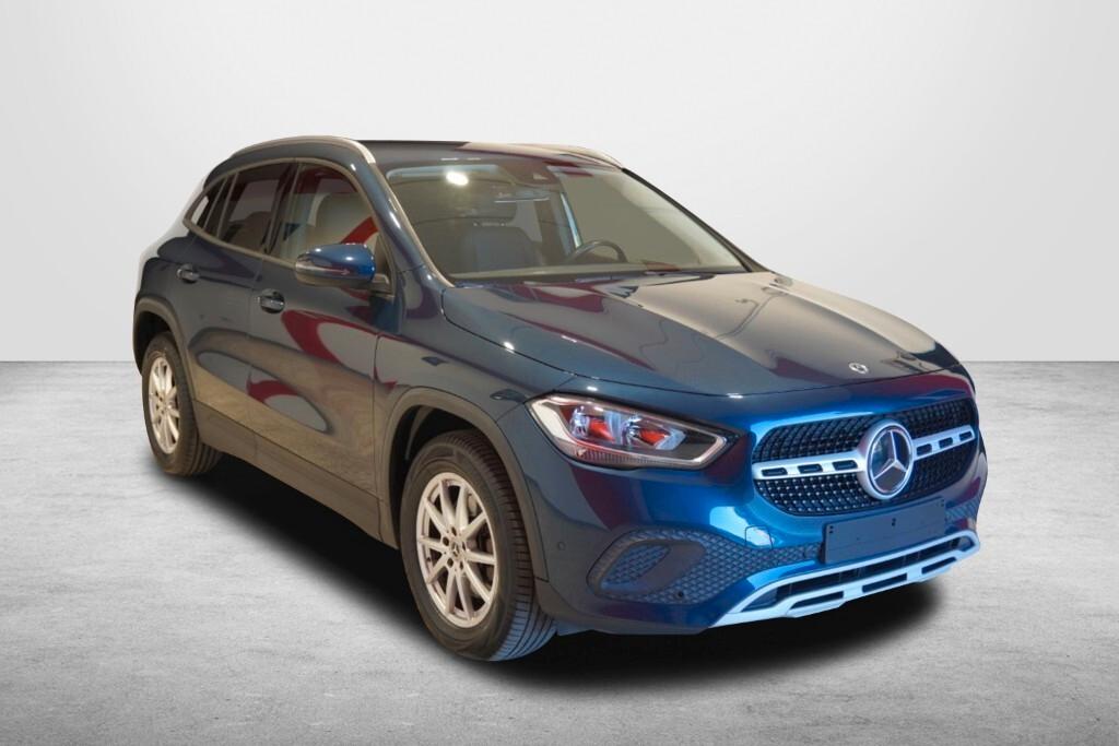MERCEDES-BENZ GLA 180D 115CV AUTOMATIC BUSINESS SOLUTION ( CRUISE - PELLE - NAVI PREMIUM - PARK ASSIST - TELECAMERA POST. )