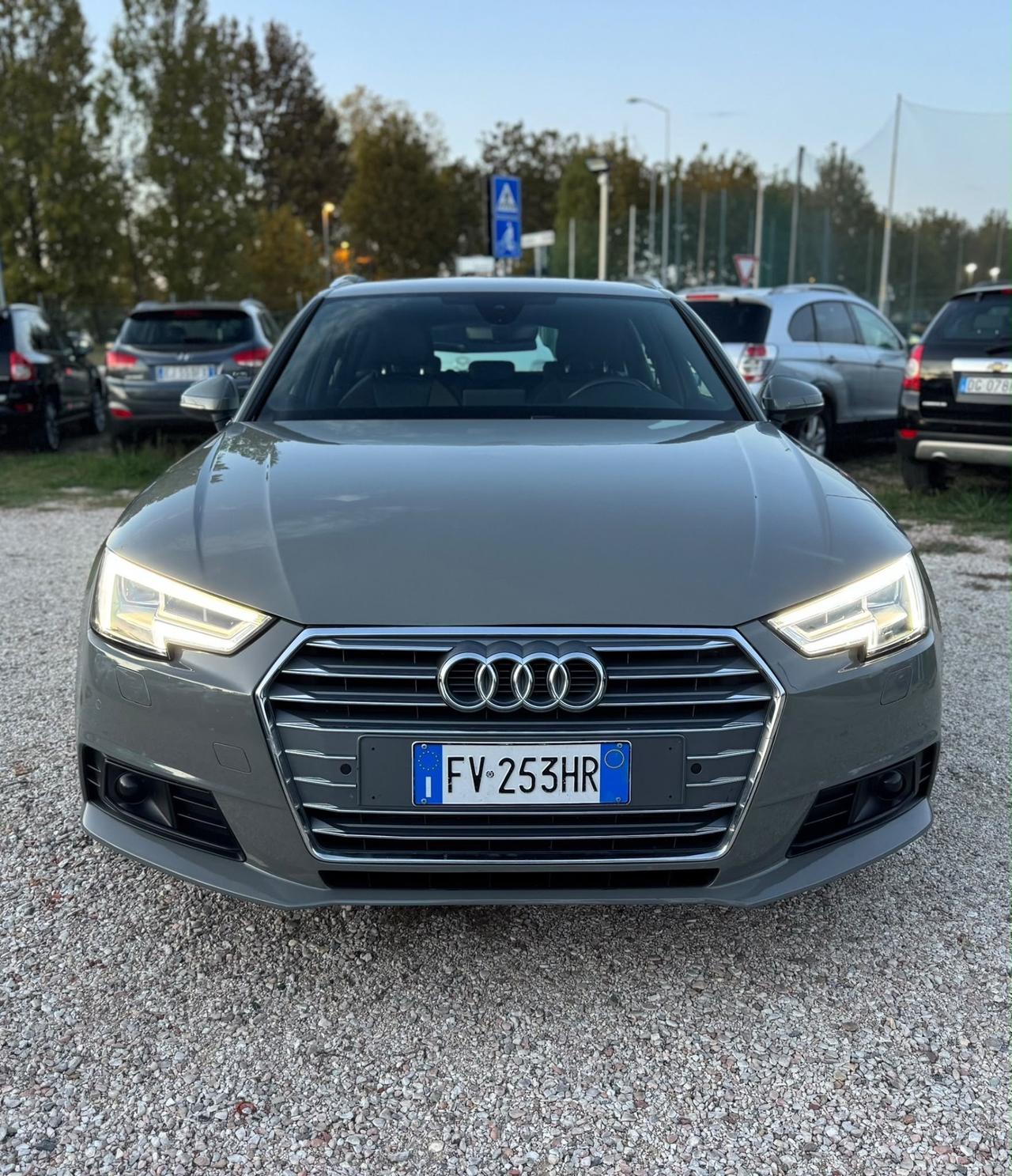 Audi A4 Avant 40 TDI quattro S tronic Line edition