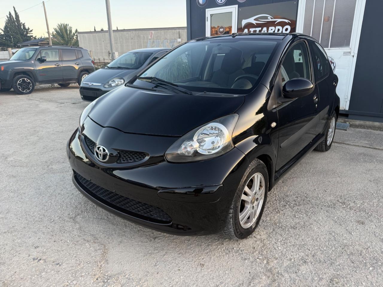 Toyota Aygo 1.0 12V VVT-i 5 porte Sol