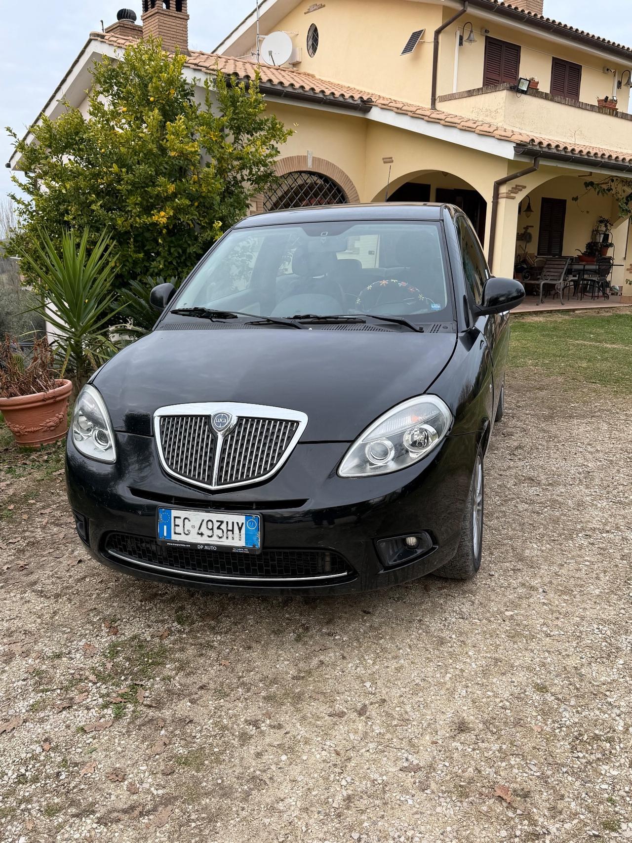 Lancia Ypsilon 1.2 69 CV 5 porte GPL Ecochic Silver