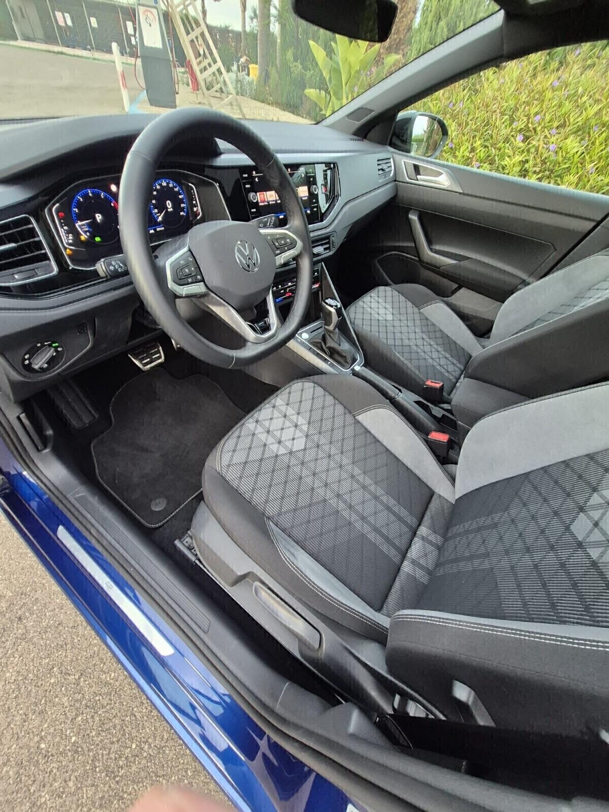 VOLKSWAGEN TAIGO 1000 BENZINA R-LINE 115 Cv CAMBIO AUTOMATICO-2025