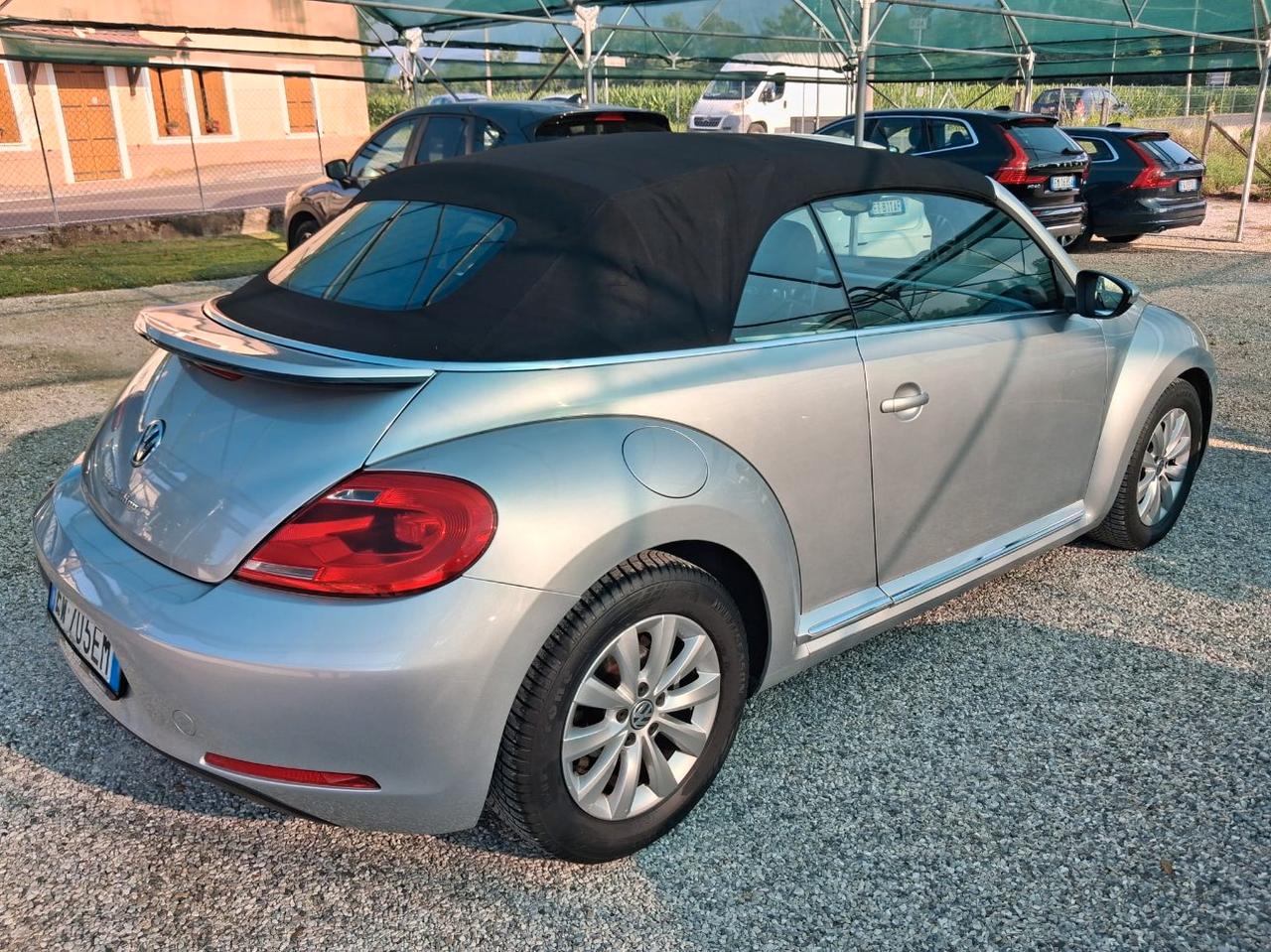 Volkswagen Maggiolino Cabrio 1.6 tdi CABRIO Design 105cv