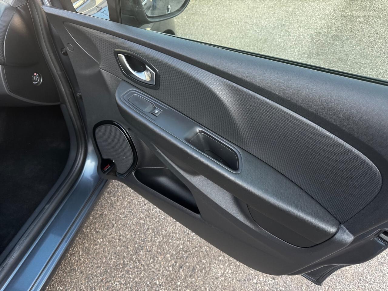 Renault Clio TCe 90 CV GPL 5 porte neopatentati