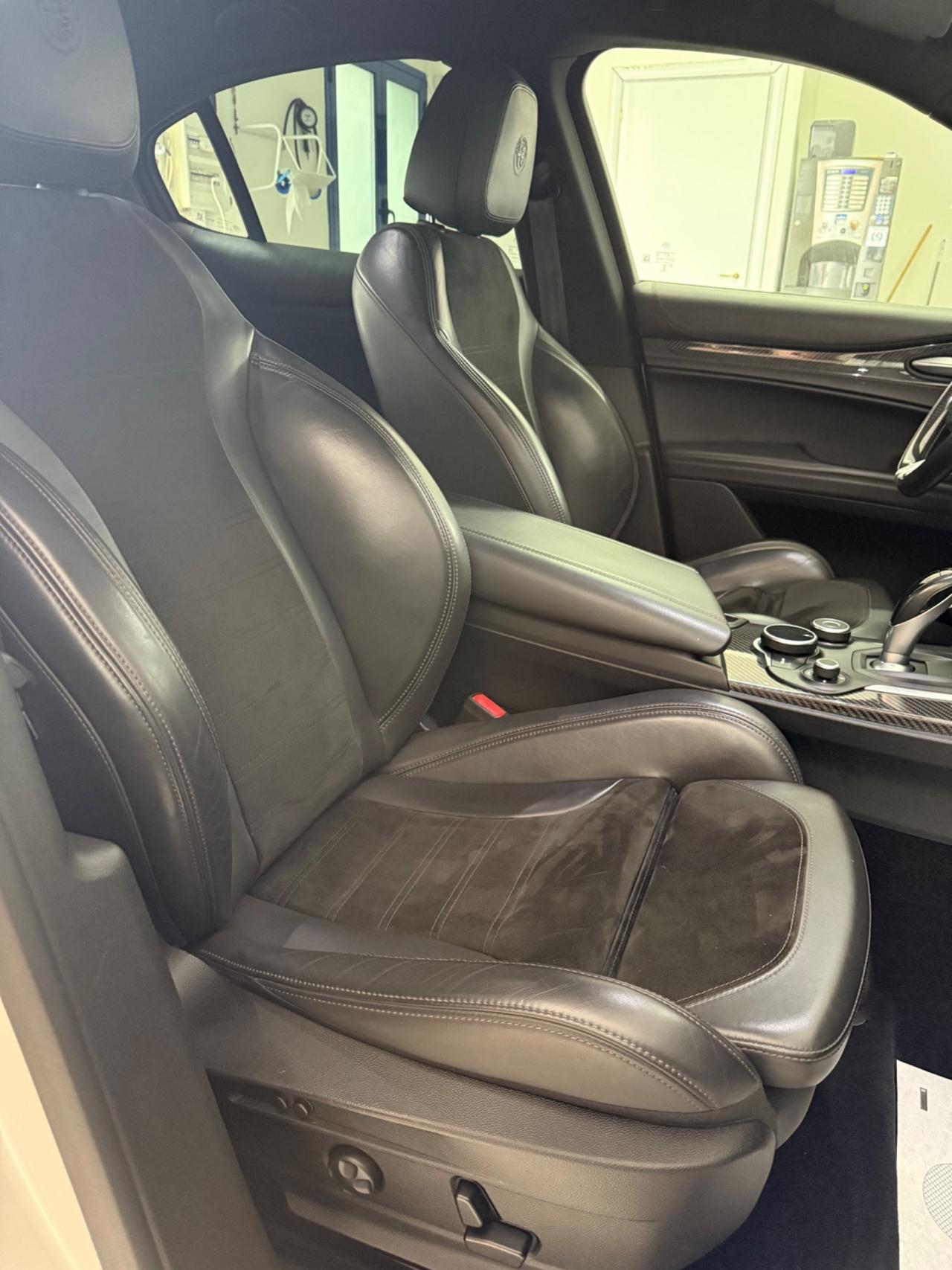 Alfa Romeo Stelvio 2.9 Bi-Turbo V6 510 CV AT8 Quadrifoglio