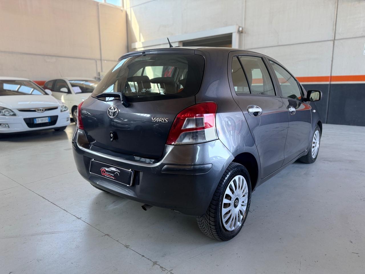 Toyota Yaris 1.3 5 porte Sol NEOPATENTATI