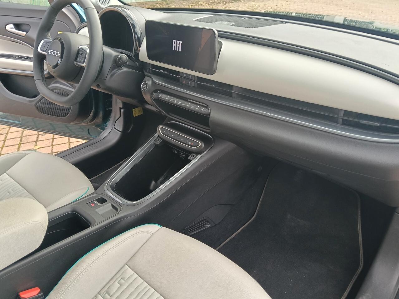 Fiat 600 Hybrid 110 CV DCT MHEV La Prima 2025