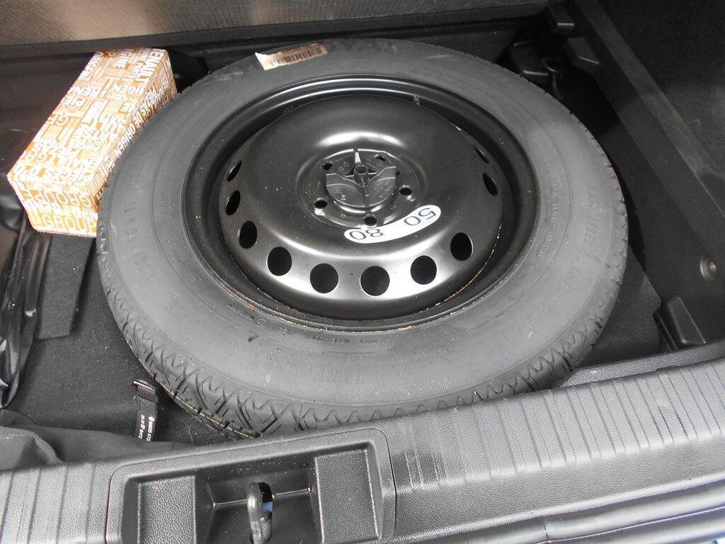 Renault Captur 1.6 E-TECH Hybrid Techno Fast Track Auto