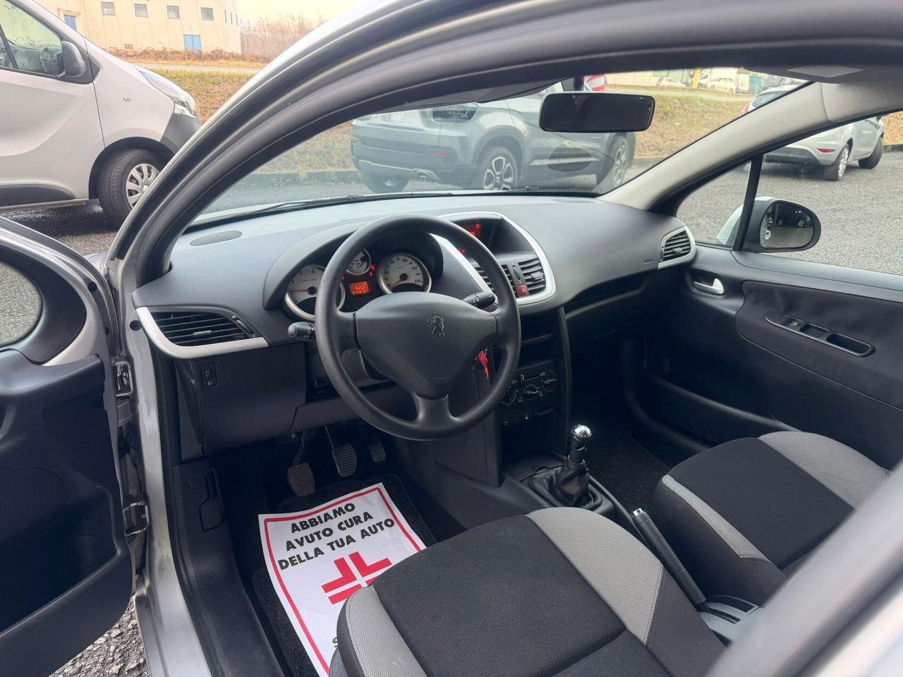 Peugeot 207 1.4 8V 75CV 3p. X Line