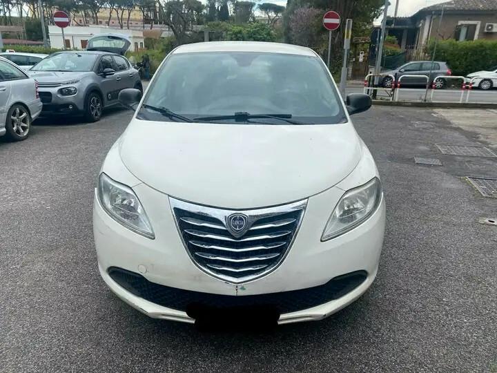 Lancia Ypsilon 1.3 MJT 16V 95 CV 5 porte S&S Silver