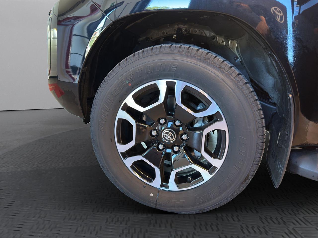Toyota Hilux - MY25 Double Cab Executive 48V 2.8D