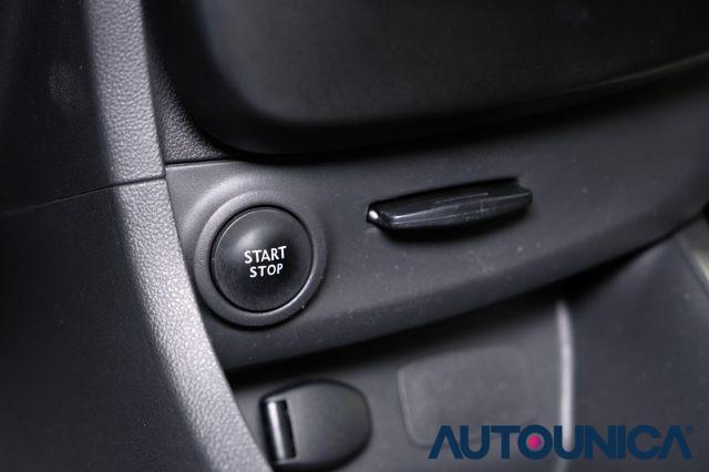 RENAULT Clio 1.2 75 CV 5 PORTE LIFE NEOPATENTATI