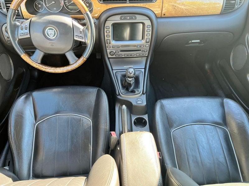 Jaguar X-Type 2.2d Executive NAVI/PELLE