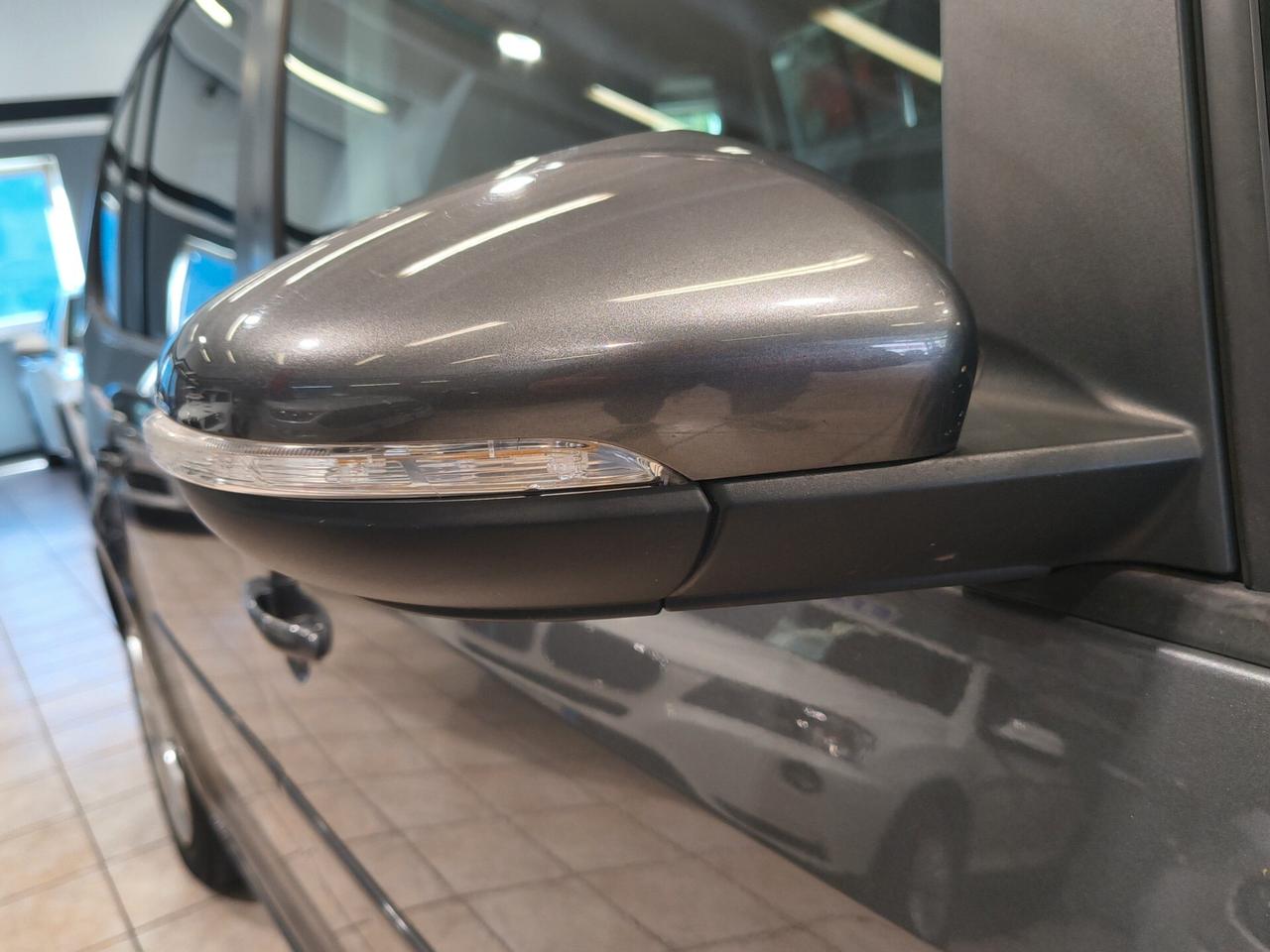 Volkswagen Touran 1.6 TDI Comfortline 7 Posti